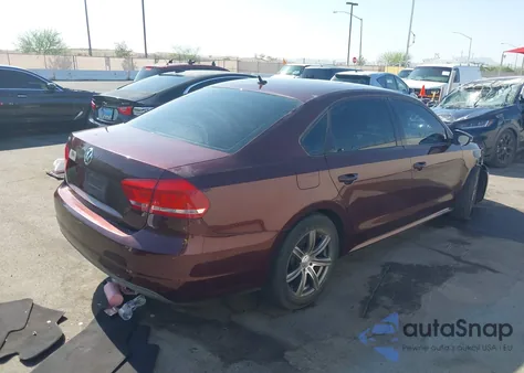 2012 Volkswagen Passat 2.5L S z USA, uszkodzony, nr VIN 1VWAP7A39CC042037